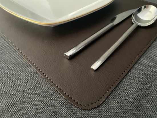 Picture of Oval Leather Placemat